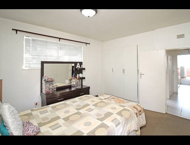 3 BEDROOM APARTMENT FOR SALE IN BLACKHEATH